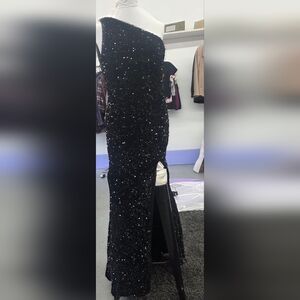 Elegant Black Sequin One-Shoulder Dress